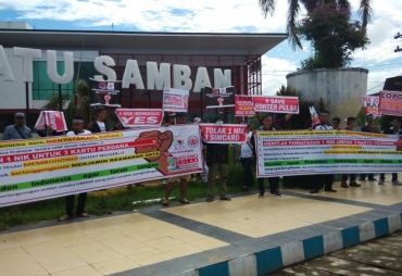 KKB Mengelar Aksi di simpang Lima