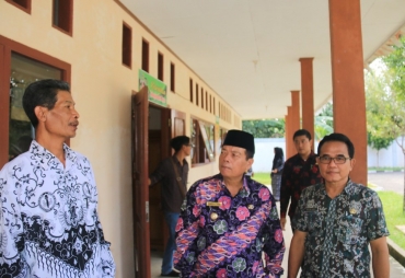 Penjabat Walikota Bengkulu Budiman Ismaun melakukan peninjauan Autis Center