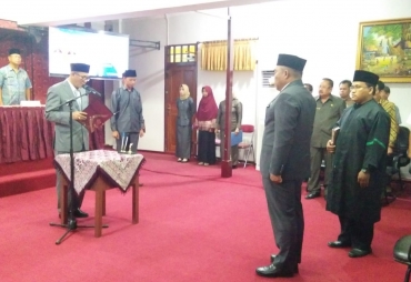 Tampak Bupati Pali Membacakan Naskah pelantikan Pjs Sekda