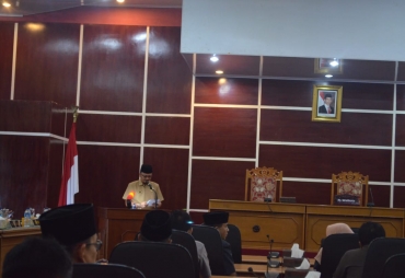 Sekretaris Daerah Kota Bengkulu Menyampaikan Nota Pertanggungjawaban APBD 2017