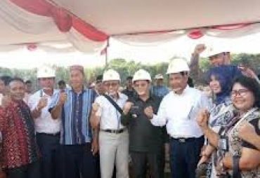 Foto Bersama Bupati Muratara dan GM PLN Sumbagsel