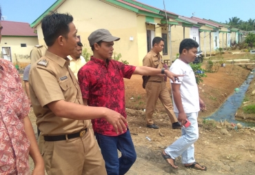 Tampak Teuku Zulkarnain Meninjau Langsung Lokasi