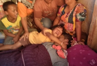 Tampak Keluarga Shock