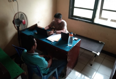 Tampak Salah Satu Warga Dimintai Keterangan oleh Pihak Kepolisian