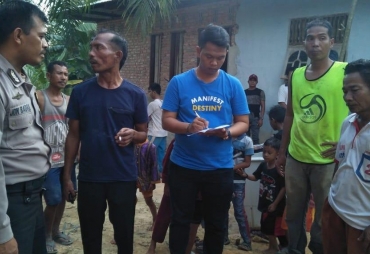 Tampak Pihak Kepolisian Lakukan Olah TKP