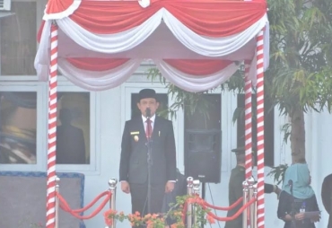 Tampak Wakil Walikota Bengkulu Menjadi Inspektur Upacara