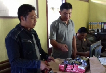 Pihak Kepolisian Melakukan Pemeriksaan