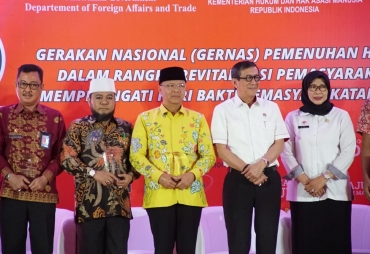 Gubernur Bengkulu Rohidin Mersyah terima penghargaan 