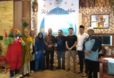 Pekanbaru - GEMPUR ( Gerakan muda pengikut Rasulullah) adakan Tablig Akbar dengan Tema kewajiban & penting nya membentuk generasi qur'ani & Islami yang diselengarakan Di Pinus coffe shop and Mitting room Jalan Paus Ujung no 155 Marpoyan damai, Pekanbaru,Minggu 4/8/2019  Selain Tablig Akbar GEMPUR ( Gerakan muda pengikut Rasulullah) juga adakan Perlombaan Hifzil Qur'an tingkat SD se kota Pekanbaru, Lomba Mewarnai tingkat TK & Paud se Kota Pekanbaru     Busro M.Pdi selaku  ketua panitia dalam sambutannya meny
