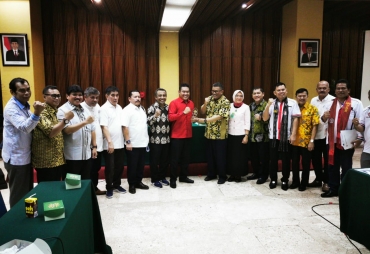 bupati karo Terkelin Brahmana ditemani  komisi D provsu  adakan audensi diterima oleh kementerian lingkungan hidup.( Ist)