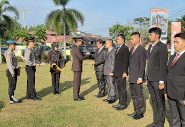 Upacara HUT RI ke-74 di Polres Kampar, 7 Personel dan 1 Warga Masyarakat Diberi Penghargaan