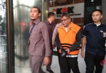 KPK Tahan Tiga Tersangka Kasus Suap BWS. 