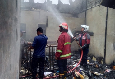 Kebakaran Melanda Rumah Warga Desa Samura