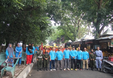 Rektor ULB Berbaur dengan Maba Pada PKKBM