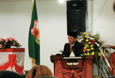 Bupati karo Terkelin Brahmana, SH membacakan kata sambutan gubernur Sumatera Utara Edy Rahmayadi
