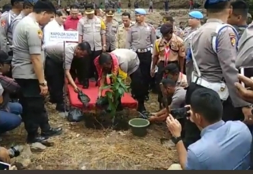 Bupati Karo Dampingi Kapodasu Launching Penanaman Sejuta Pohon