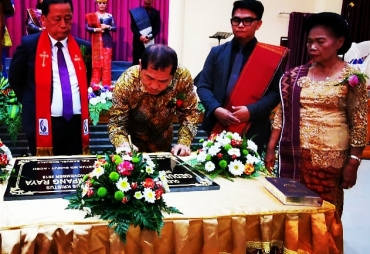 Bupati Karo Gunting Pita Peresmian Pentahbisan Gereja GPdi Karmel Raya