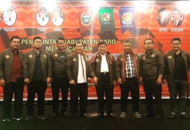 Bupati Karo Terkelin Brahmana bersama Ketua Umum Percasi Drs GM Utut Adianto dan Wakil bupati Simalungun Ir Amran Sinaga Kapolres Tanah Karo AKBP Benny Remus Hutajulu Sik