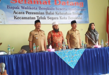 Walikota Meresmikan Balai Posyandu Kelurahan Berkas