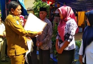 Kunker ke Napal Putih Bupati Mian Disambut Antusias