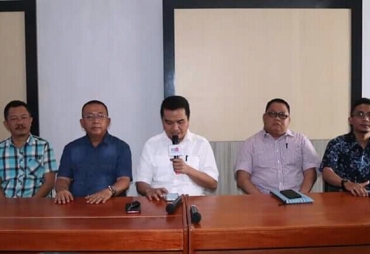 Konferensi Pers Laporan Kontraktor Dibantah Habis-habisan