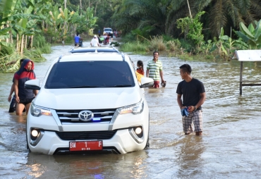 Bupati Kampar Kunjungi Masyarakat Siak Hulu