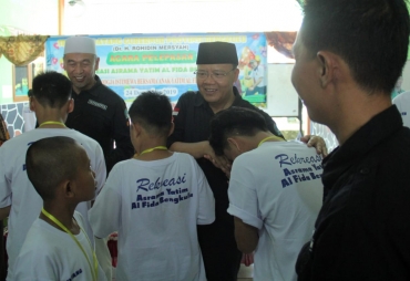 Lepas Rekreasi Anak-anak Al-Fida Gubernur Rohidin Disambut Suka Cita