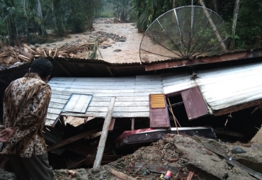 Picu Banjir Illegalloging Dapat Kutukan dari Warga