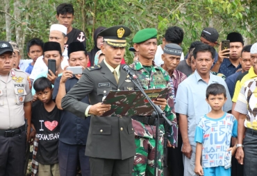 Kasdim 0313/KPR Hadiri Pemakaman Serda Jamaris