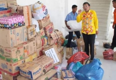 Pemkab Labuhanbatu Serahkan Tali Asih Kepada Korban Banjir
