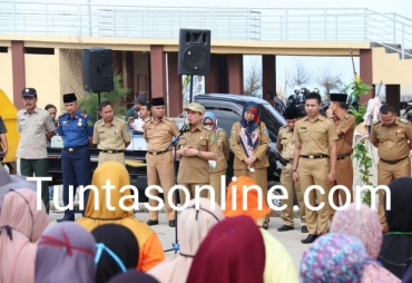 Wawali Pimpin Apel Gabungan di Pantai Panjang