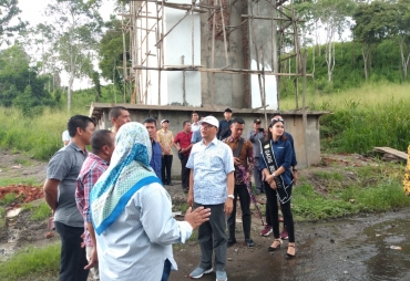 Gubernur Rohidin DAN Kepala DPUPR Tinjau Progress Pembangunan Gapura Perbatasan
