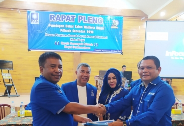 Osaka Ginting Ketua TIM Pilkada DPW PAN Sumut saat Menerima Bacalon Walkot Kota Binjai 