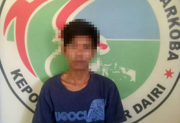 Tersangka WEB (26) warga jalan Jamin Ginting gang Karya nomor 7 Kecamatan Medan Baru  Kota Medan diamankan Satnarkoba Polres Dairi karena memiliki narkoba jenis sabu-sabu