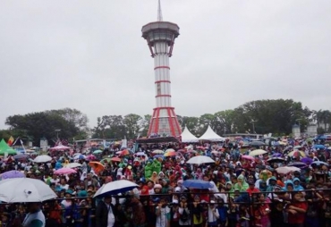 Jalan Sehat Berhadiah yang digelar Bengkulu Ekspress bekerjasama dengan Pemerintah Kota Bengkulu, Korem, Luwak White Coffe