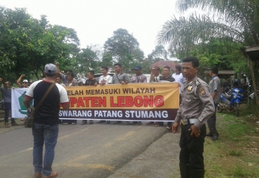 Permasalahan Tapal Batas Semakin Memanas, Warga Memblokade Jalan
