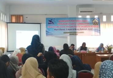 Peserta yang hadir dalam workshop Jurnalistik Unib