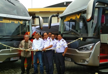 Penguntingan Pita secara Simbolis 