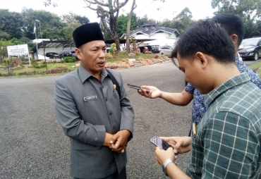 Alamsyah SH, anggota DPRD PALI melakukan Walk Out  ‎rapat paripurna