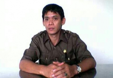 Camat Seko yang kini staf kecamatan Rongkong, Tandi Bulan, SH