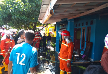 tampak pemadam kebakaran 